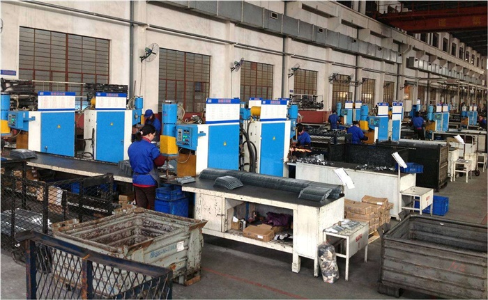 中頻固定焊機(jī)在現(xiàn)場(chǎng)